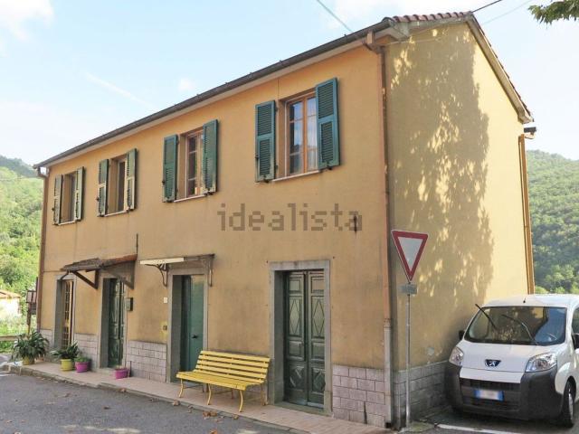 Villetta indipendente in vendita di 276 m² in Piazza Trento e Trieste
