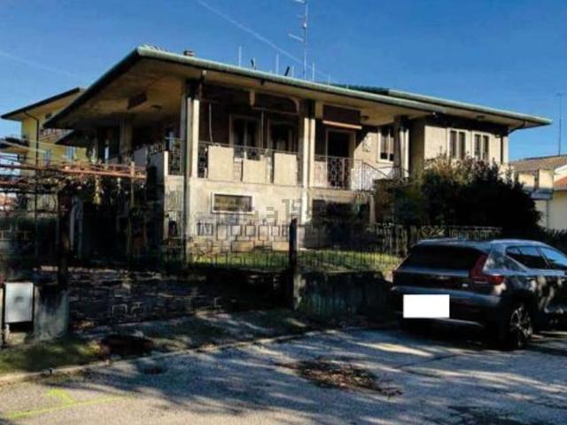 Villetta indipendente in vendita di 277 m² in Via D. L. Sturzo, 10
