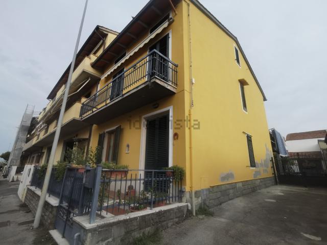 Villetta indipendente in vendita di 277 m² in Via delle Rose