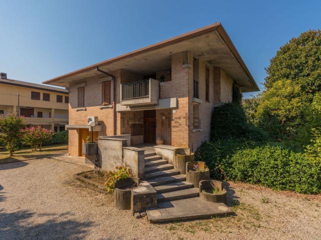 Villetta indipendente in vendita di 277 m² in Via Italia