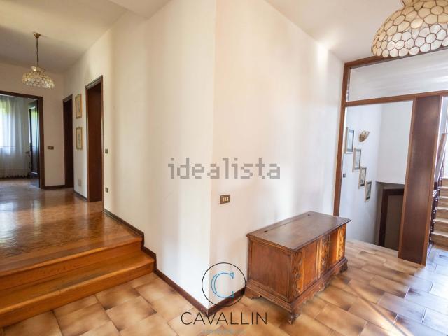 Villetta indipendente in vendita di 277 m² in Piazza IV Novembre