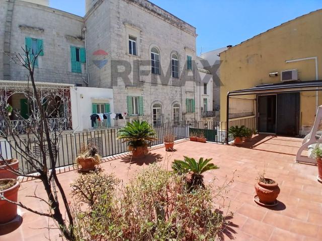 Villetta indipendente in vendita di 279 m² in Via Buccari, 2