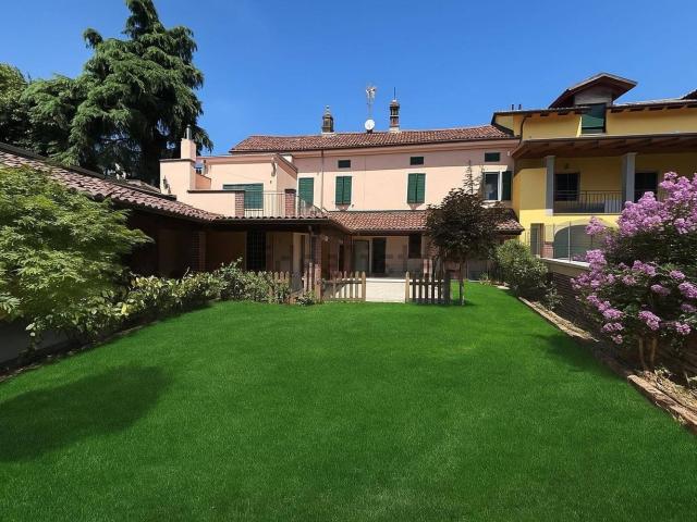 Villetta indipendente in vendita di 279 m² in Via G. Cuttica