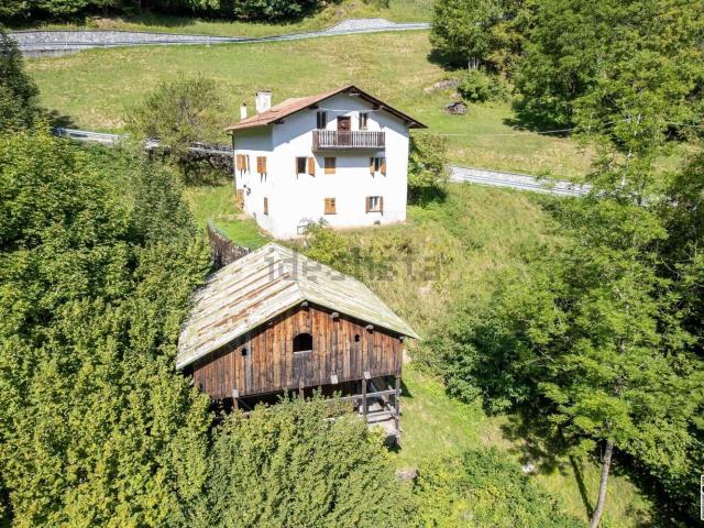 Villetta indipendente in vendita di 279 m² in Località Vallata, 17