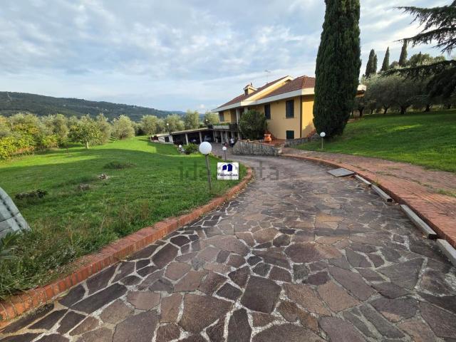 Villetta indipendente in vendita di 280 m²