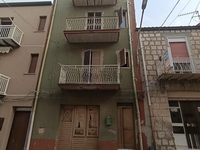 Villetta indipendente in vendita di 280 m² in Via Colonnello Castrogiovanni, 43