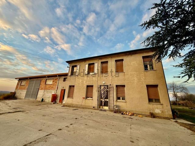 Villetta indipendente in vendita di 280 m² in Via Cavriane