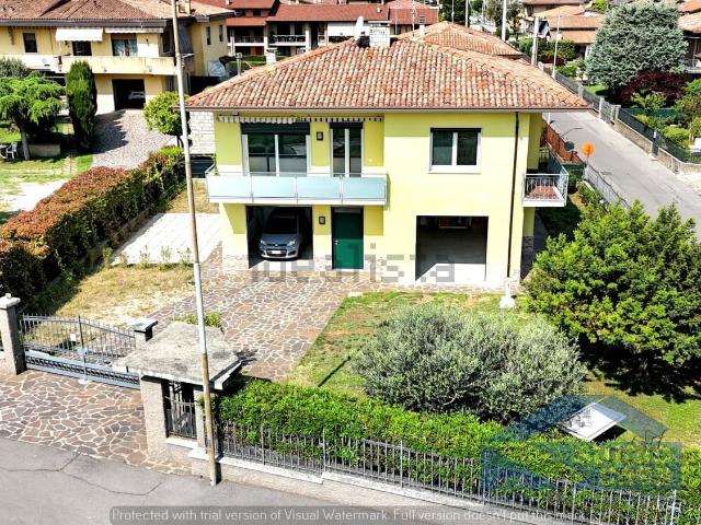 Villetta indipendente in vendita di 280 m² in Via Camillo Benso Conte di Cavour, 7