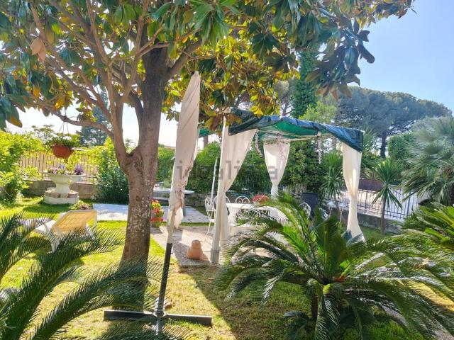 Villetta indipendente in vendita di 280 m² in Via Cancello