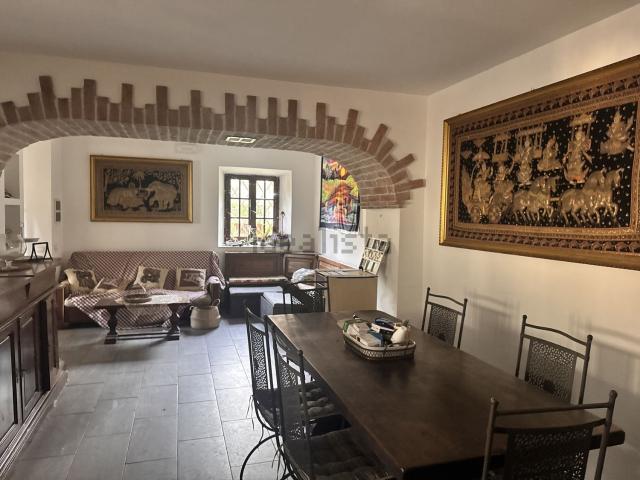 Villetta indipendente in vendita di 280 m² in Via Capannelle, 18
