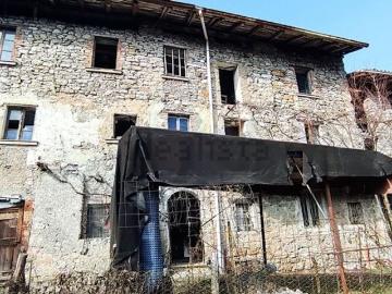 Villetta indipendente in vendita di 280 m² in Via Castegnone