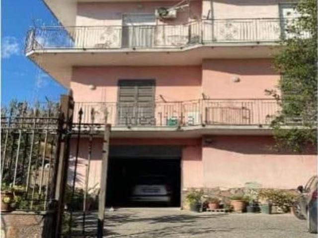 Villetta indipendente in vendita di 280 m² in Via Cesare Pavese, 18