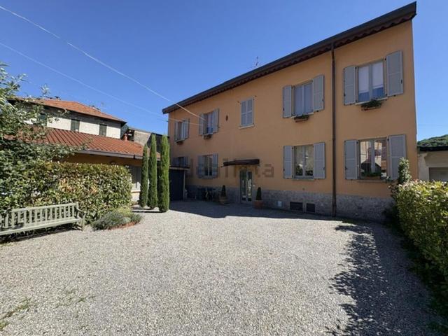 Villetta indipendente in vendita di 280 m² in Via Cinque Giornate