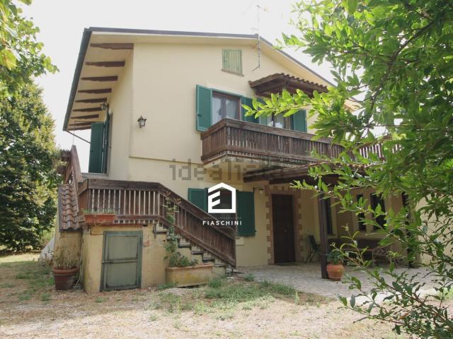 Villetta indipendente in vendita di 280 m² in Via Amerina, 18