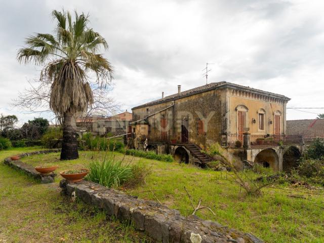 Villetta indipendente in vendita di 280 m² in Via Armando Diaz, 83
