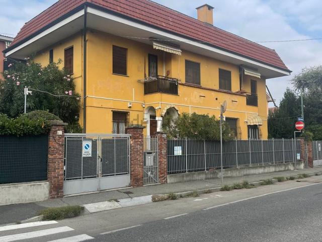 Villetta indipendente in vendita di 280 m² in Via Bardonecchia, 60