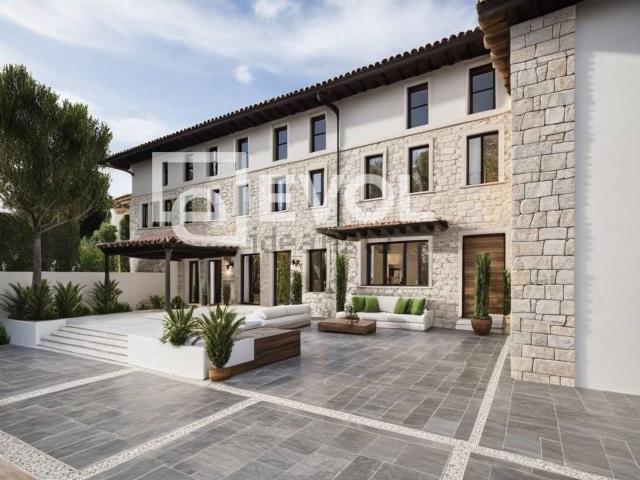 Villetta indipendente in vendita di 280 m² in Via G. Garibaldi, 25