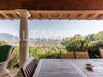 Villetta indipendente in vendita di 280 m² in Via G. Puccini