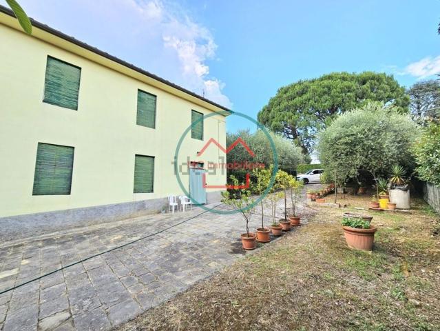 Villetta indipendente in vendita di 280 m² in Via Giovanni Amendola