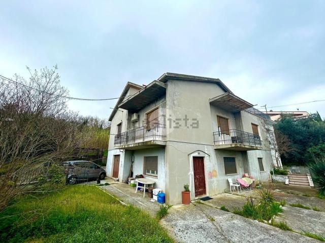 Villetta indipendente in vendita di 280 m² in Via De Rosa, 24