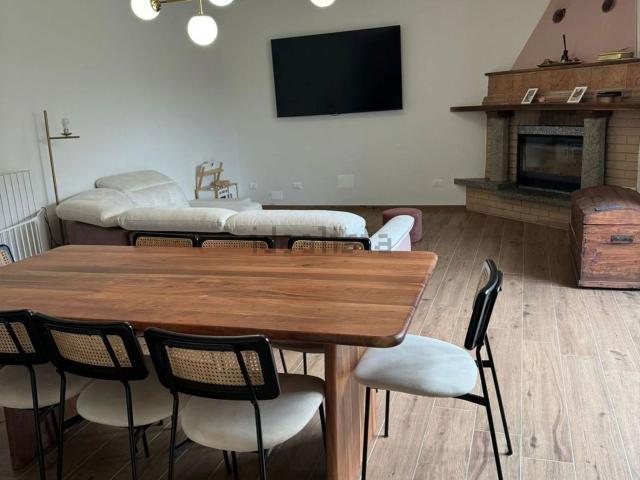 Villetta indipendente in vendita di 280 m² in Via degli Alciati