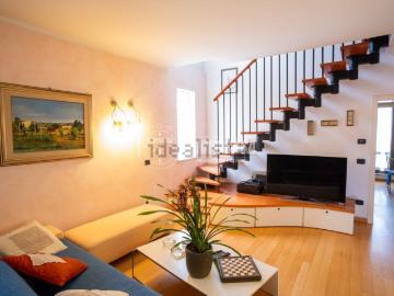 Villetta indipendente in vendita di 280 m² in Via dei Gelsi
