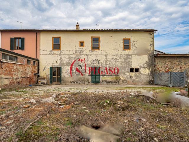 Villetta indipendente in vendita di 280 m² in Via di Montecarlo SP 33, 117