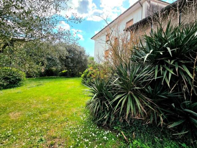 Villetta indipendente in vendita di 280 m² in Via di Nozzano