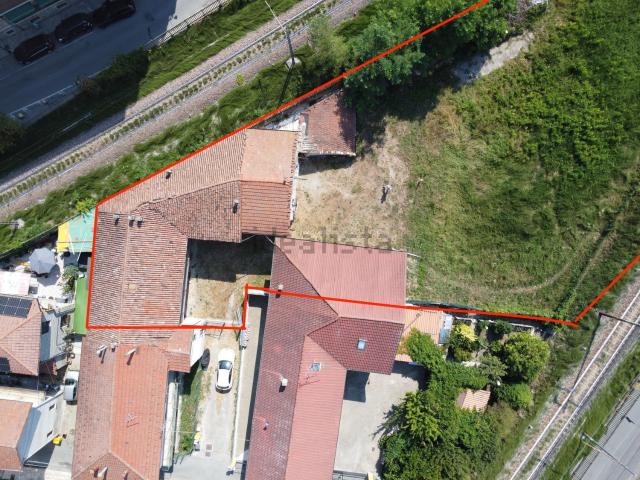 Villetta indipendente in vendita di 280 m² in Via Enrico Fermi, 13