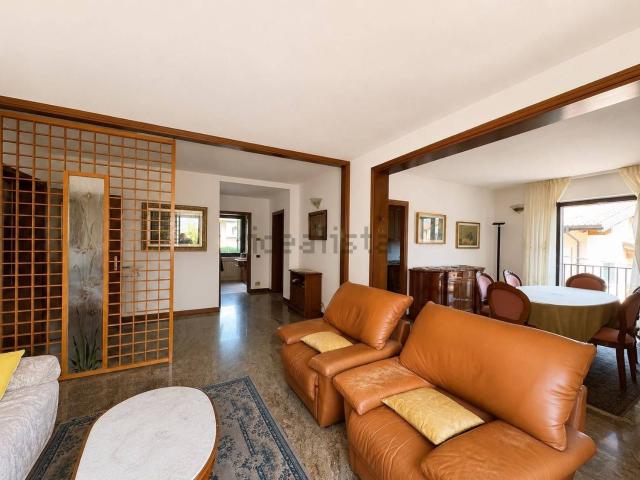 Villetta indipendente in vendita di 280 m² in Via Fasola, 5