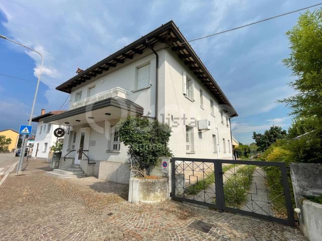 Villetta indipendente in vendita di 280 m² in Via Laipacco, 169