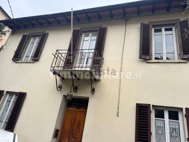 Villetta indipendente in vendita di 280 m² in Via Luigi Gori