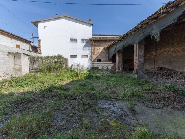 Villetta indipendente in vendita di 280 m² in Via Montebello, 6
