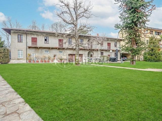 Villetta indipendente in vendita di 280 m² in Via Milano, 160