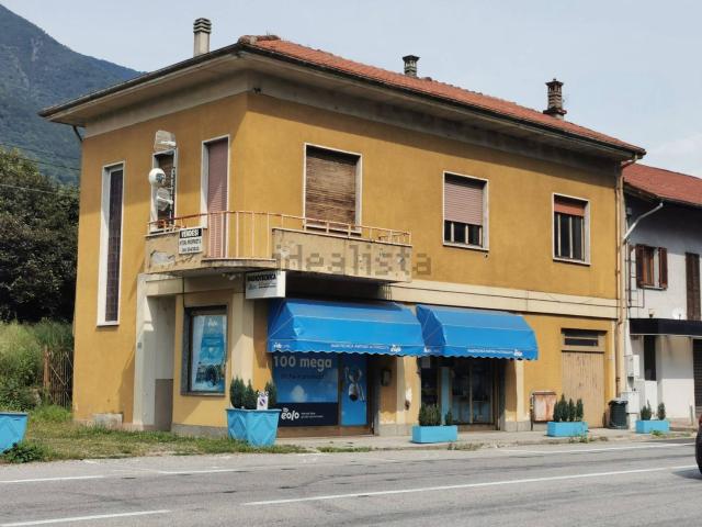 Villetta indipendente in vendita di 280 m² in Via Novara