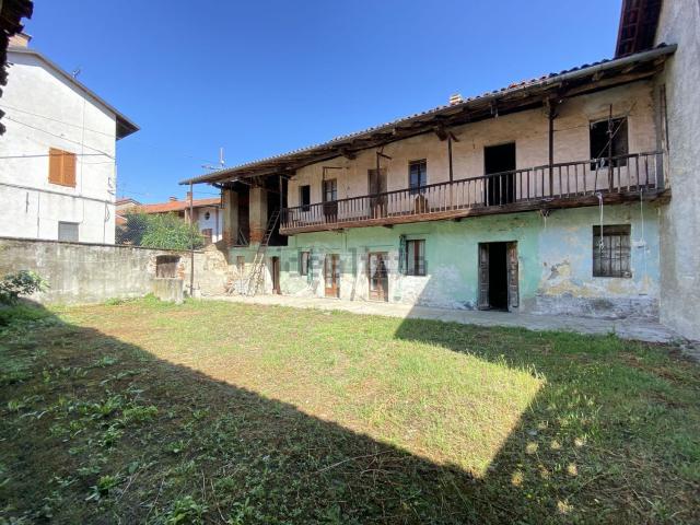 Villetta indipendente in vendita di 280 m² in Via Silvio Pellico