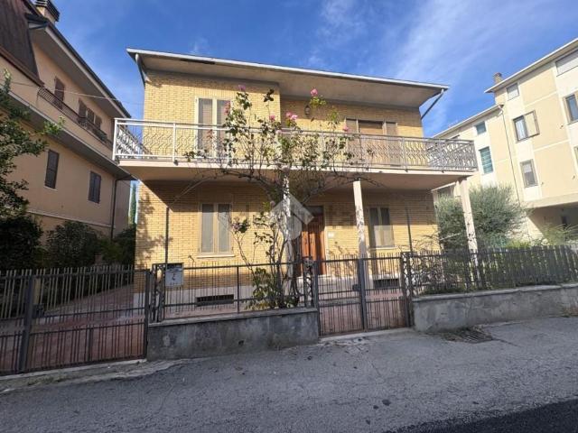 Villetta indipendente in vendita di 280 m² in Via Polonia, 2