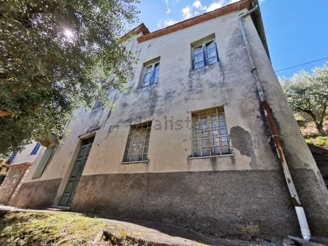 Villetta indipendente in vendita di 280 m² in Via per Pieve di Brancoli, 5662