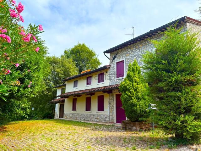 Villetta indipendente in vendita di 280 m² in Via Piave