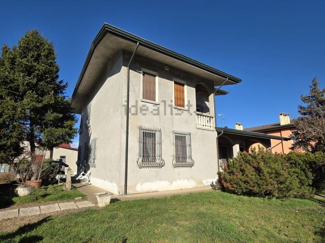 Villetta indipendente in vendita di 280 m² in Via Piazza