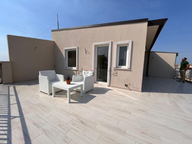 Villetta indipendente in vendita di 280 m² in Via Piero Gobetti