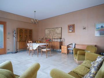 Villetta indipendente in vendita di 280 m² in Via Roma, 25
