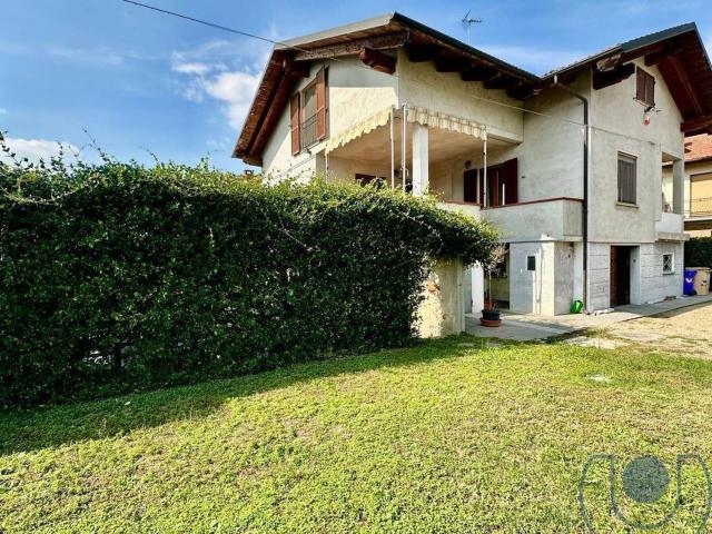 Villetta indipendente in vendita di 280 m² in Via Tetti Gianassi