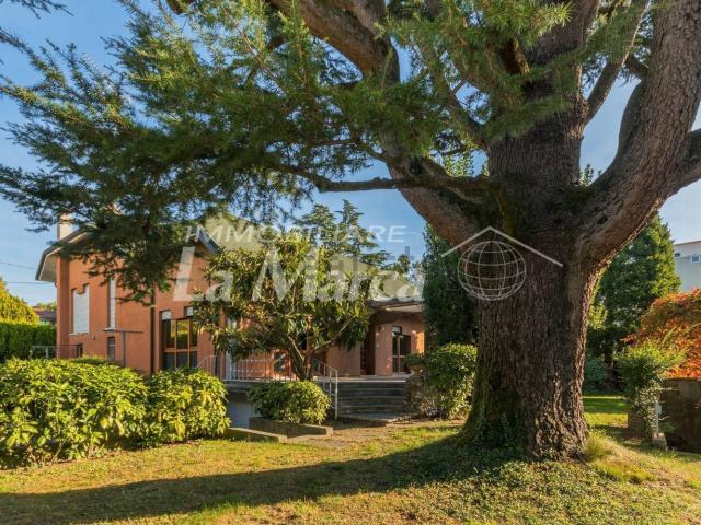 Villetta indipendente in vendita di 280 m² in Via Teresa Menghi, 3