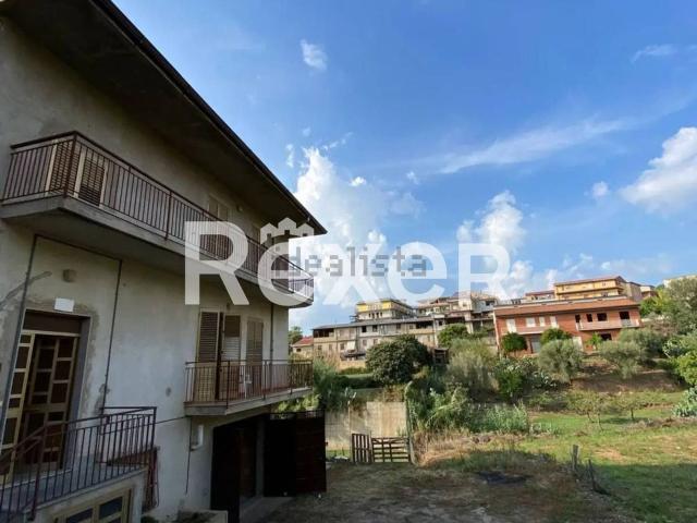 Villetta indipendente in vendita di 280 m² in Via Trieste