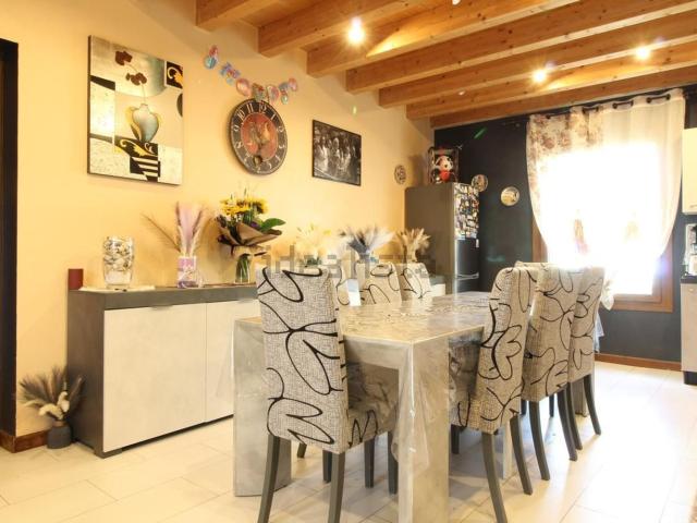 Villetta indipendente in vendita di 280 m² in Via Valle Aulo Gellio, 38