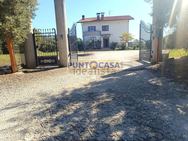 Villetta indipendente in vendita di 280 m² in Via Villa Ardente Alta, 19