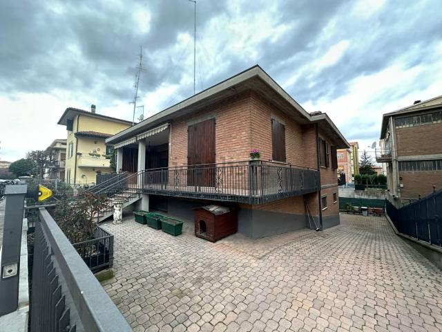 Villetta indipendente in vendita di 280 m² in Viale San Giorgio, 17