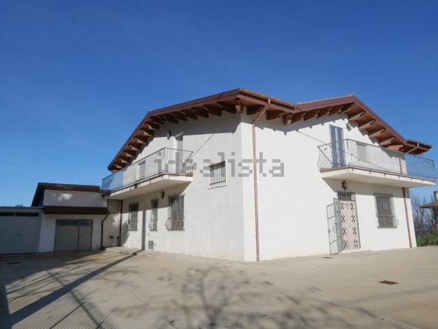 Villetta indipendente in vendita di 280 m² in Contrada Colle di Giogio