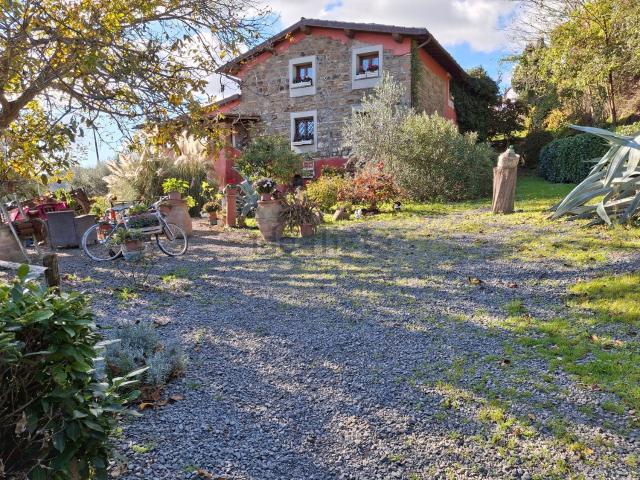 Villetta indipendente in vendita di 280 m² in Strada Valle
